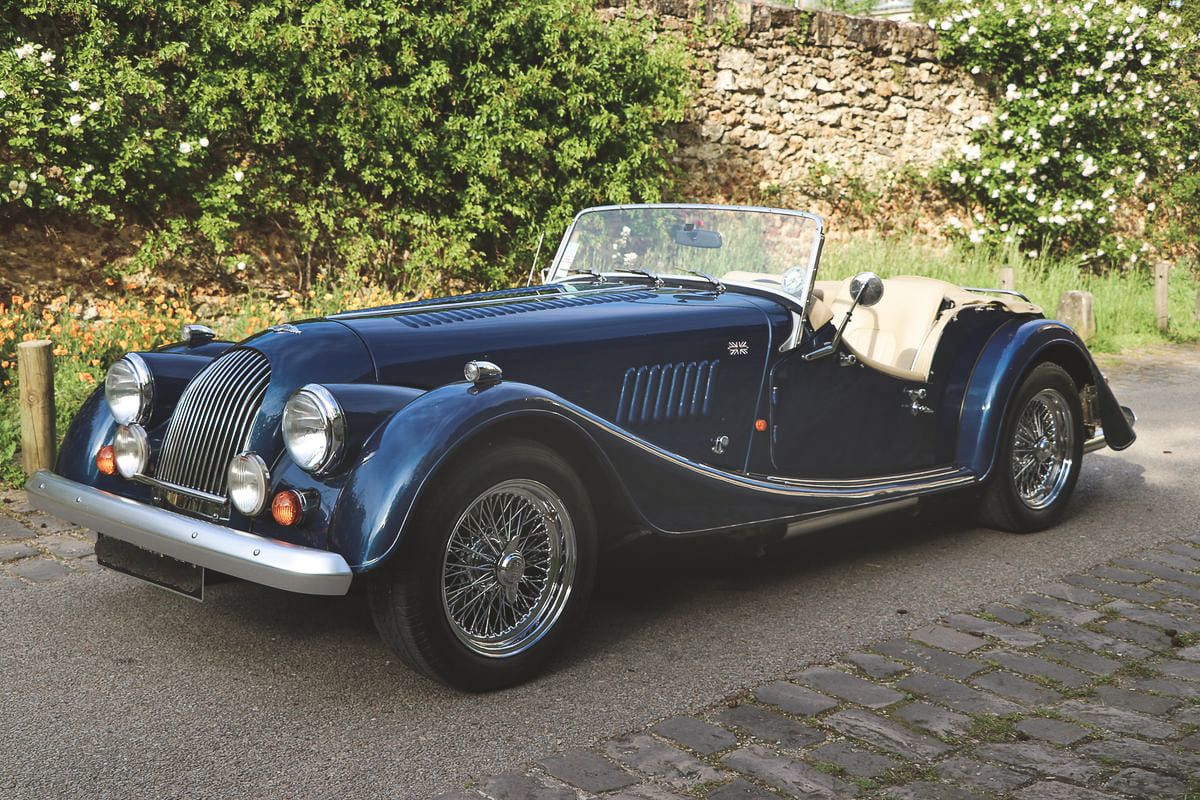 Classic car rental | Rent Morgan Roadster - Cartis