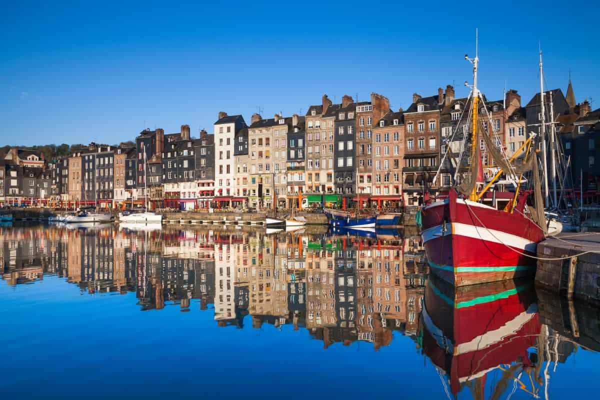 Honfleur, Dream of Baudelaire - The Rally of Elegance in the Pays d'Auge